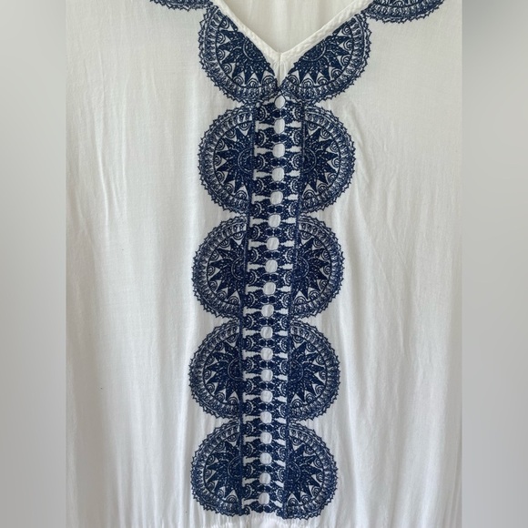 Stella & Dot White/Navy Swim Cover Embroidered Lace Shirt, Tie Waist; size M - Picture 2 of 8